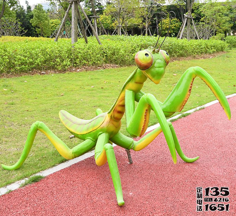 游樂園廣場仿真大號螳螂玻璃鋼雕塑